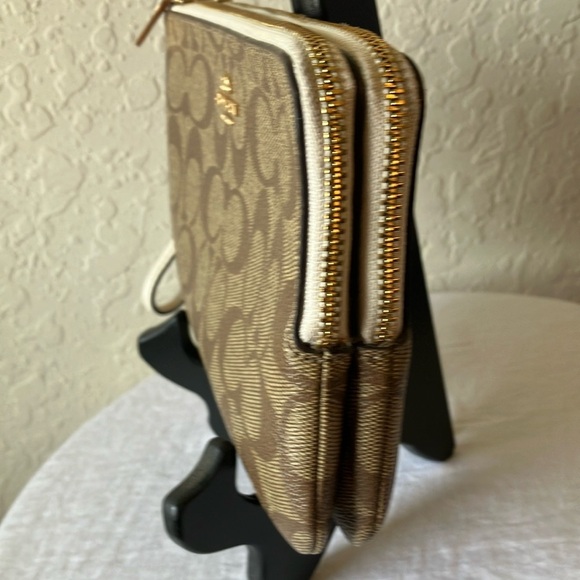 Coach: Signature Canvas Double Corner Zip Wristlet - Picture 6 of 16